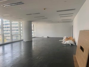 虹桥世界中心 工位21~41个 精装修 徐泾商务楼租赁